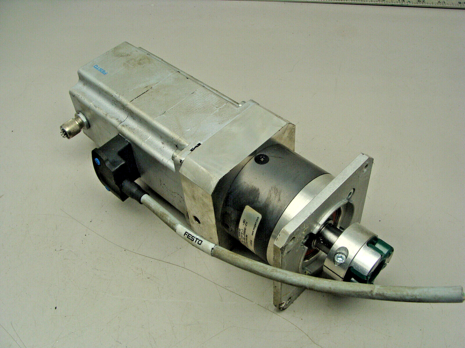 FESTO STEPPER MOTOR EMMS-ST-87-S-SEB-G2 W/NEUGART GEAR PLE080-008-SFSB3AE-E11