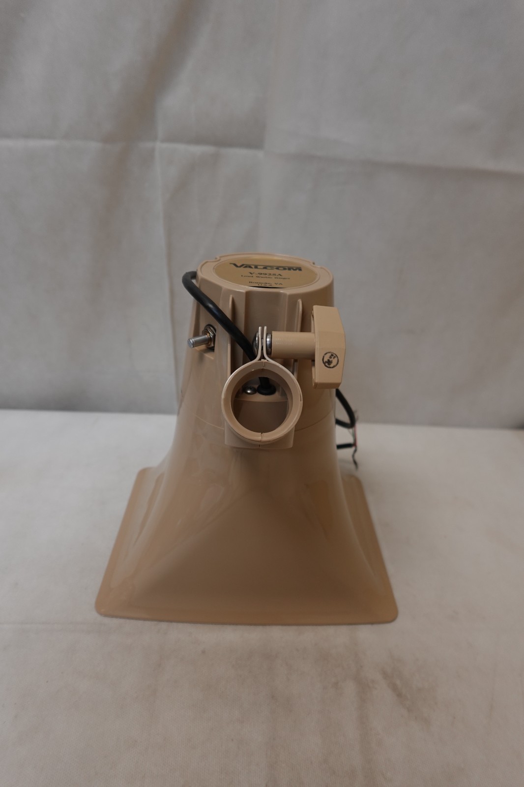 Valcom V-9925A Loud Warble Ringer Horn w/Volume Control – New Surplus in Box