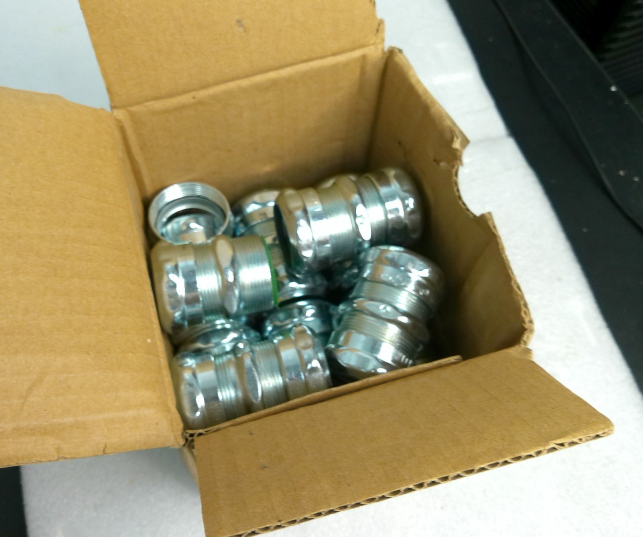Bridgeport 262-SRT 1″ Raintight EMT Coupling – Box of 10