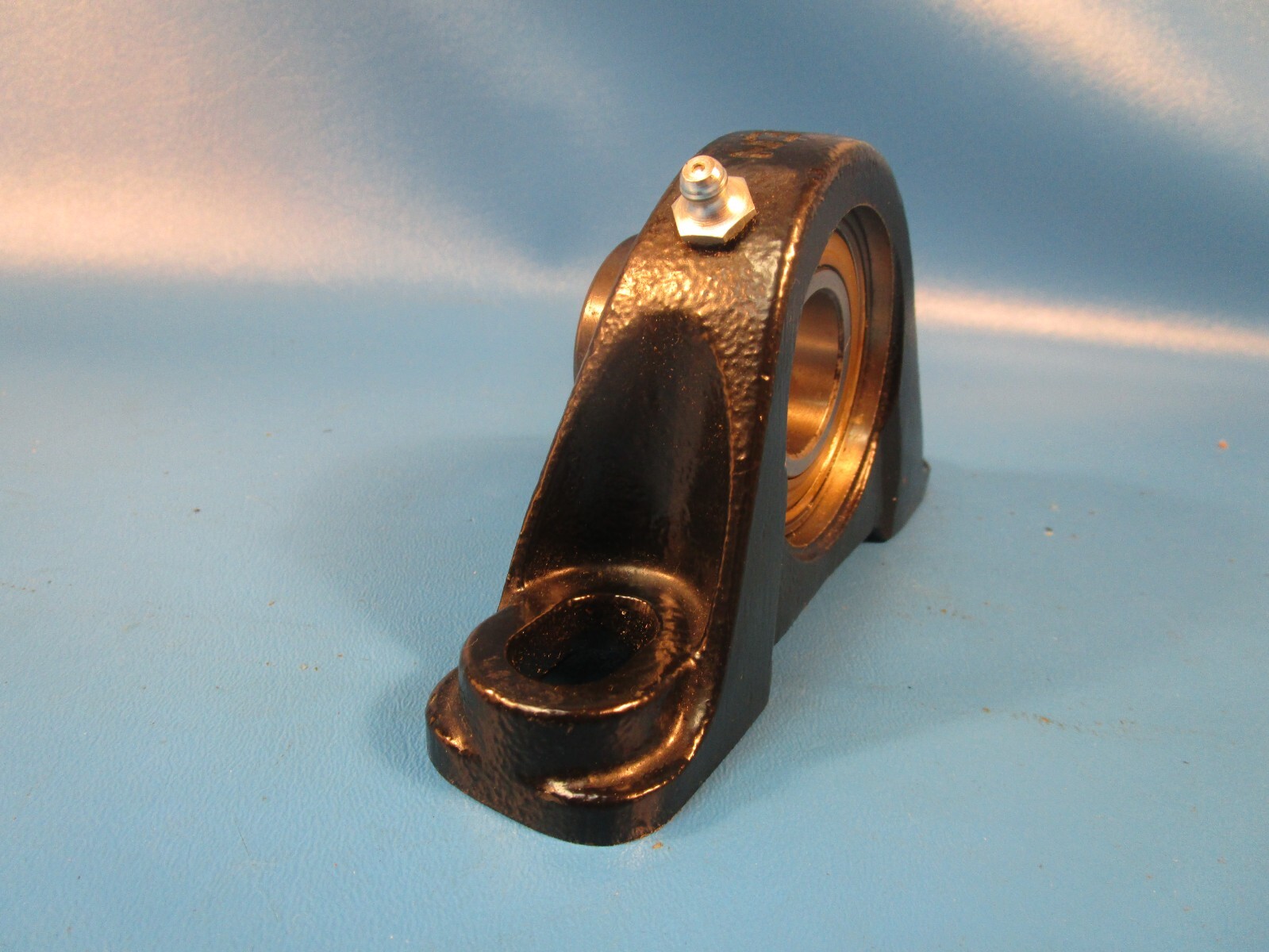 TIMKEN VAS 1 1/8″ Fafnir Pillow Block Mounted Bearing, 2 Bolt, Eccentric Locking