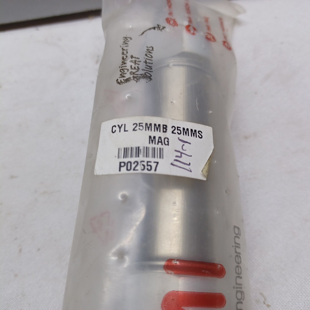 IMI NORGREN RM/8025/M/25 ISO Roundline Double Acting Cylinder – BRAND NEW!