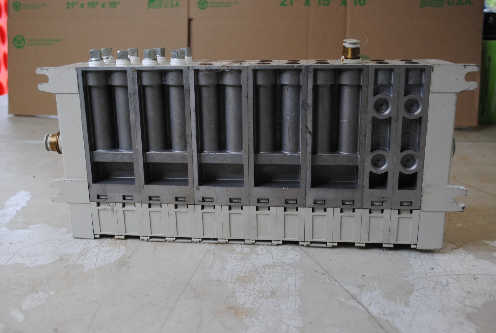 SMC Plug-In Manifold Used Working Condition Free Shipping