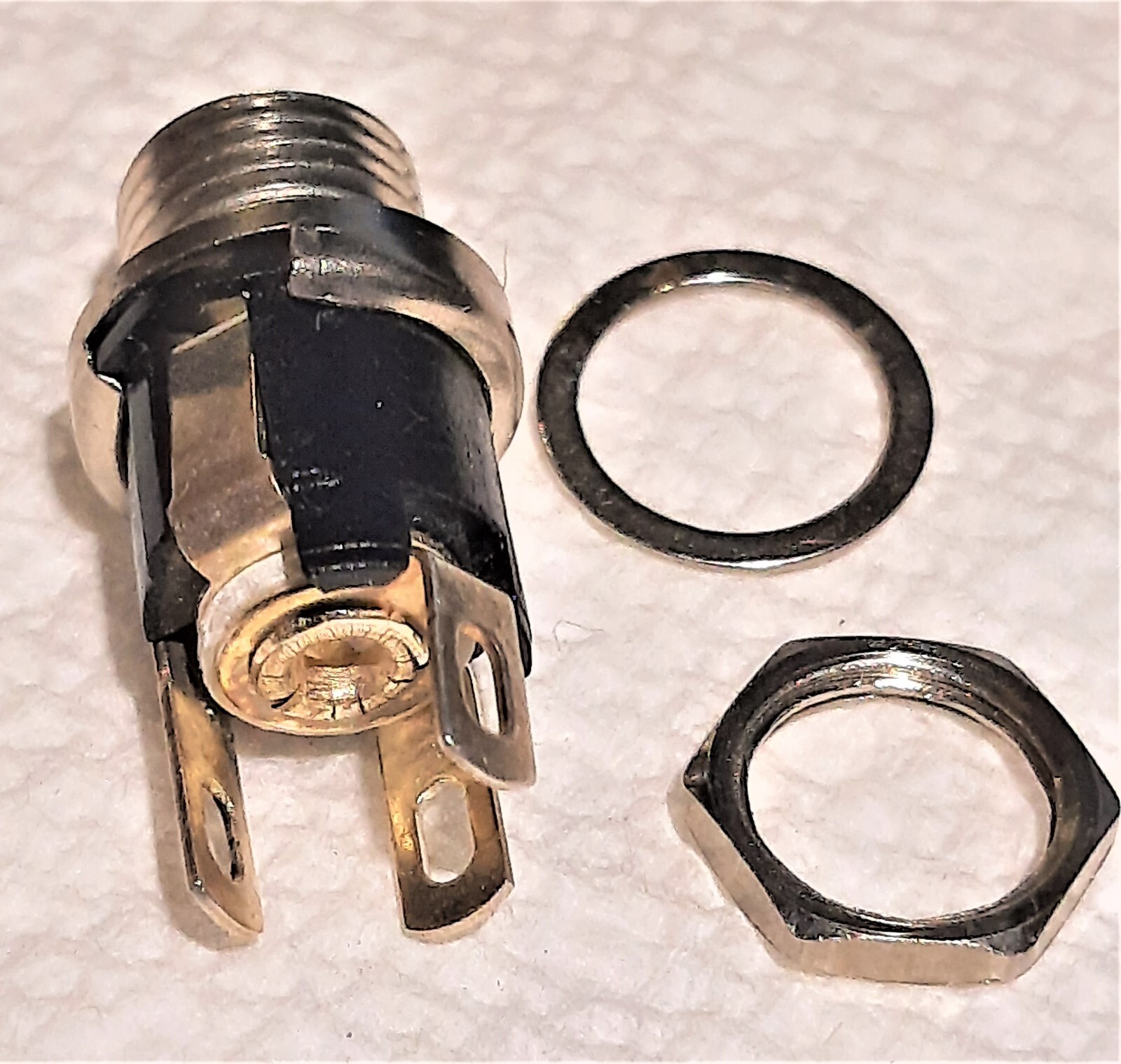 SWITCHCRAFT 732AH DC Power Jack 3.4 mm x 1.3 mm