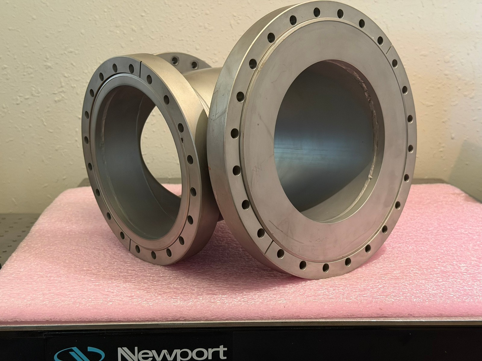 UHV Reducing CF Tee Two 8″ to 10″ Conflats Rotatable Flanges High Vacuum Chamber