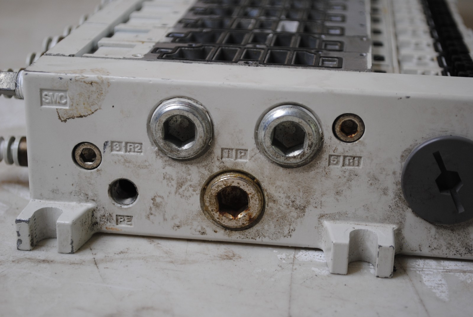 SMC Plug-In Manifold Used Working Condition Free Shipping