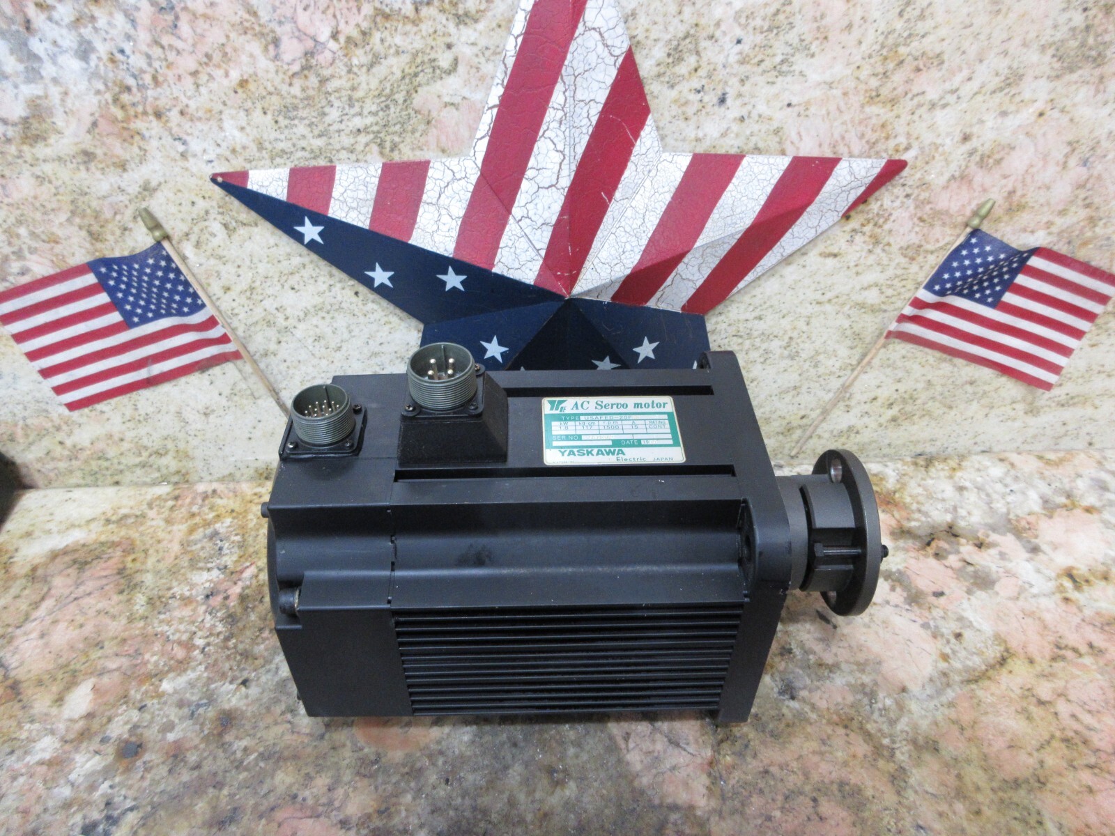 *SPECIAL PRICE* YASKAWA SERVO MOTOR CNC USAFED-20FB2 UTOPI-500UB