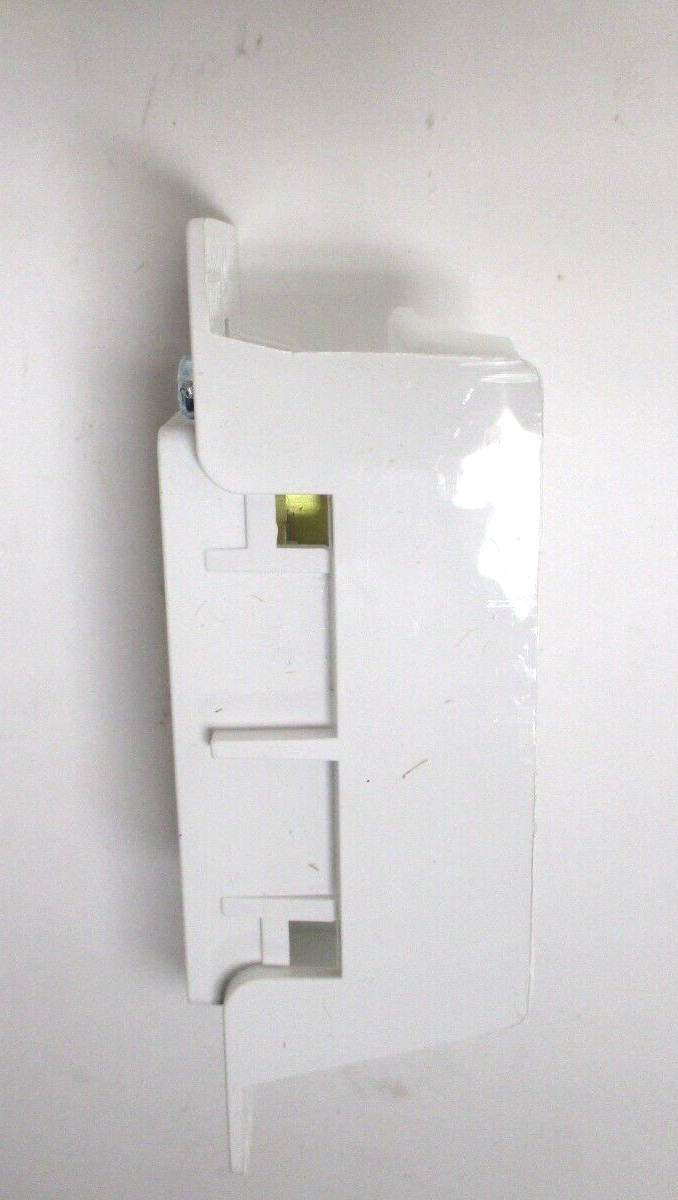 LEGRAND , SC-820 , RECEPTICLE, 20 A – 125 V , NO BACK COVER, LOT OF 10 , SURPLUS