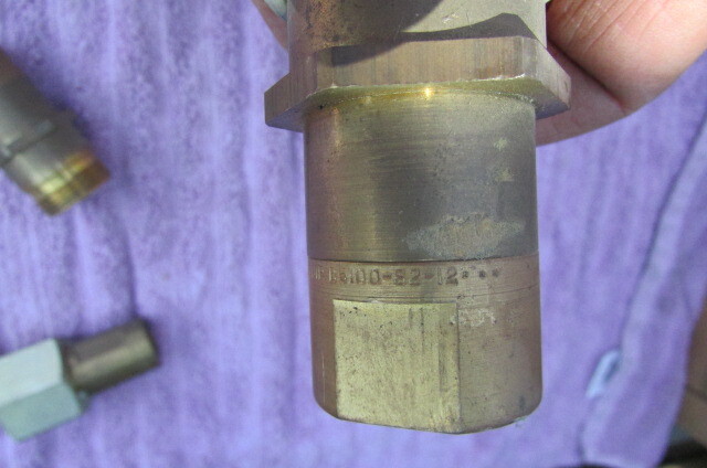 NEW Aeroquip 5100-S1-12B Fitting M-2