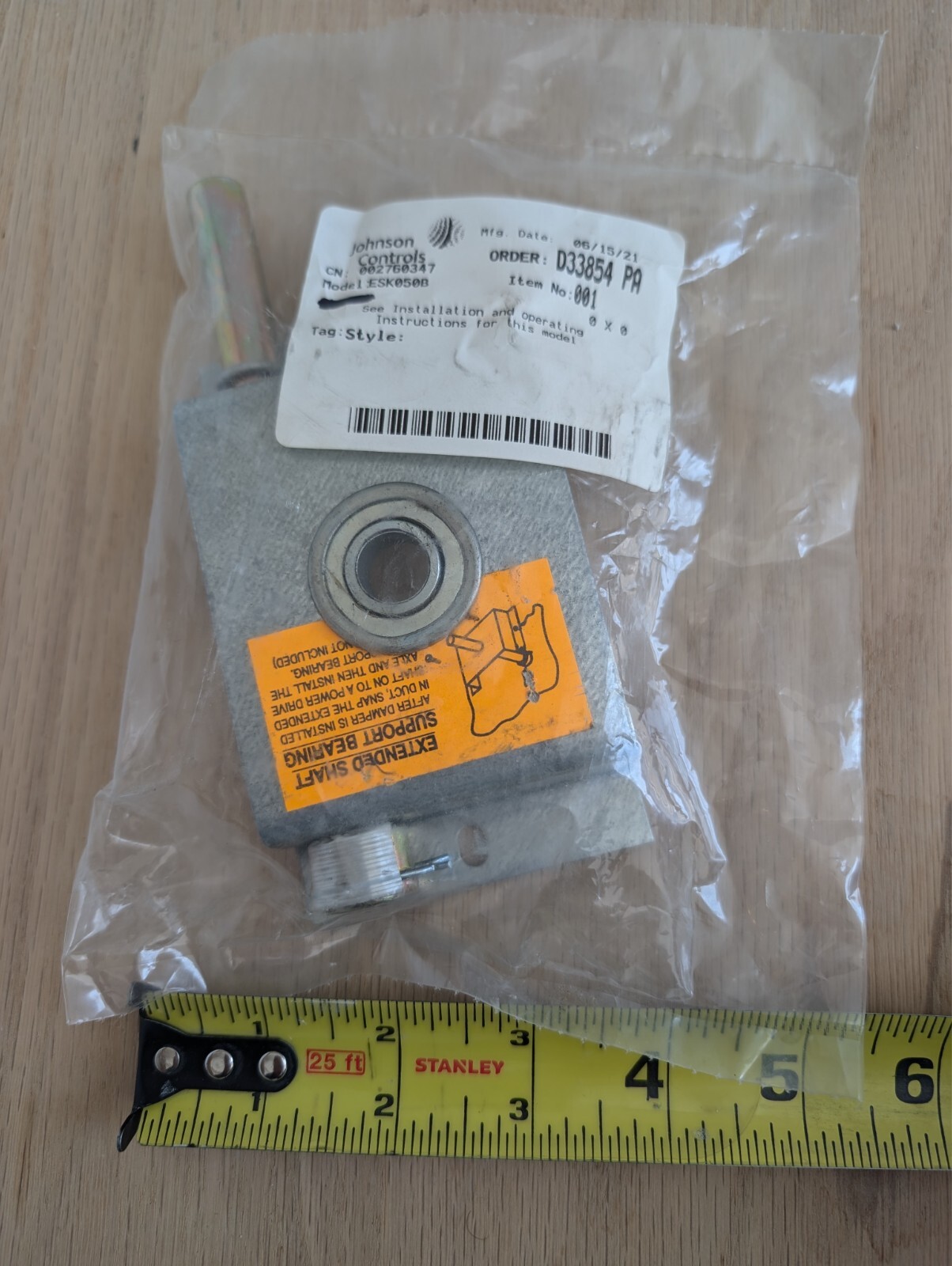 JOHNSON CONTROLS ESK050B ( RUSKIN ) EXTENDED SHAFT SUPPORT BEARING NEW HVAC