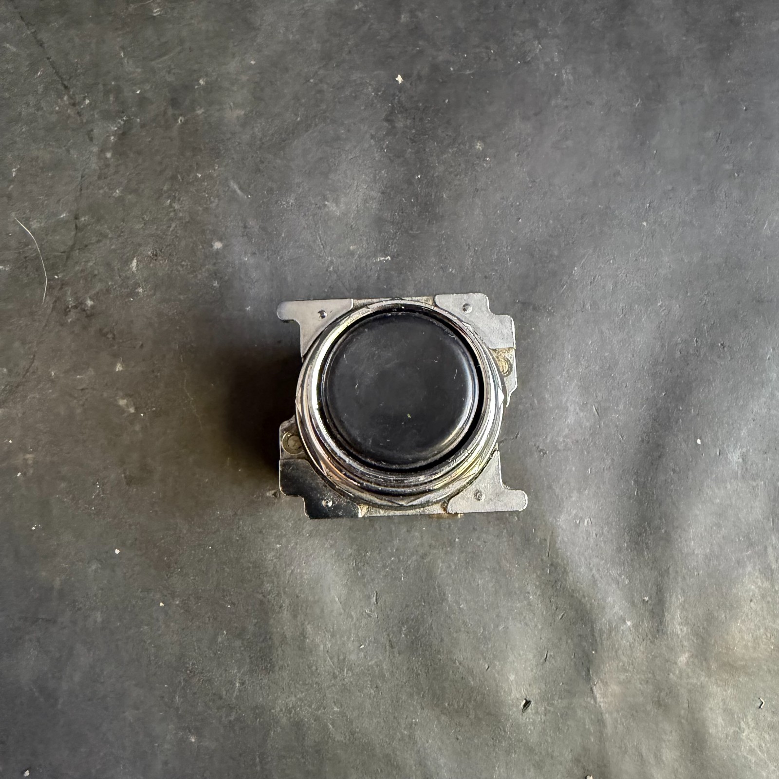 CUTLER HAMMER 10250T BLACK PUSHBUTTON ($15 OBO)