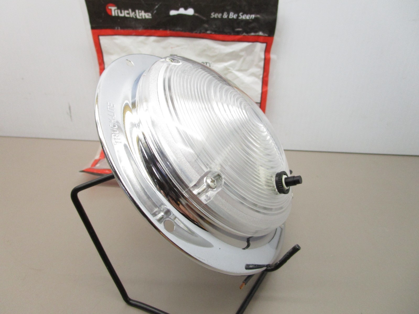 Truck-Lite 80350 Clear Dome / Map 5″ 4-Hole W/ Switch