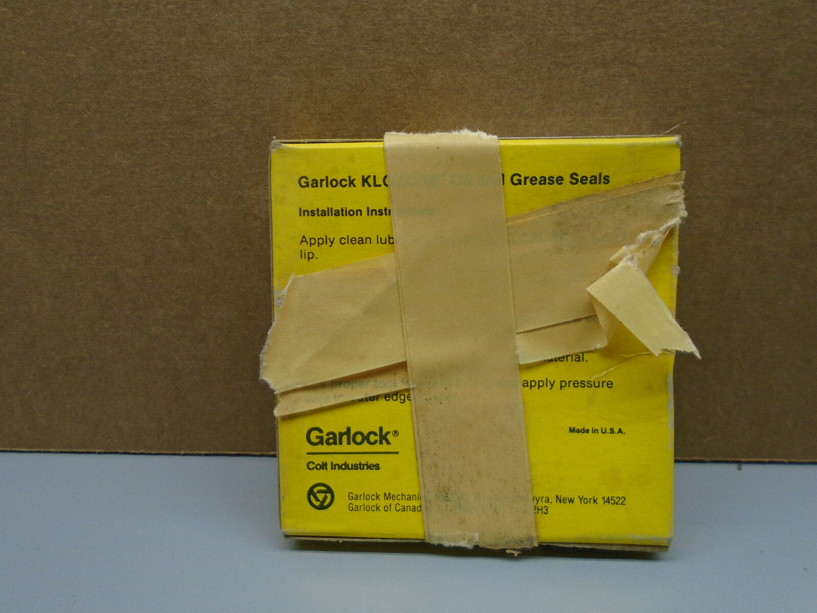 New old Stock 63-1135 Garlock Klozure Oil Seal 631135 N341