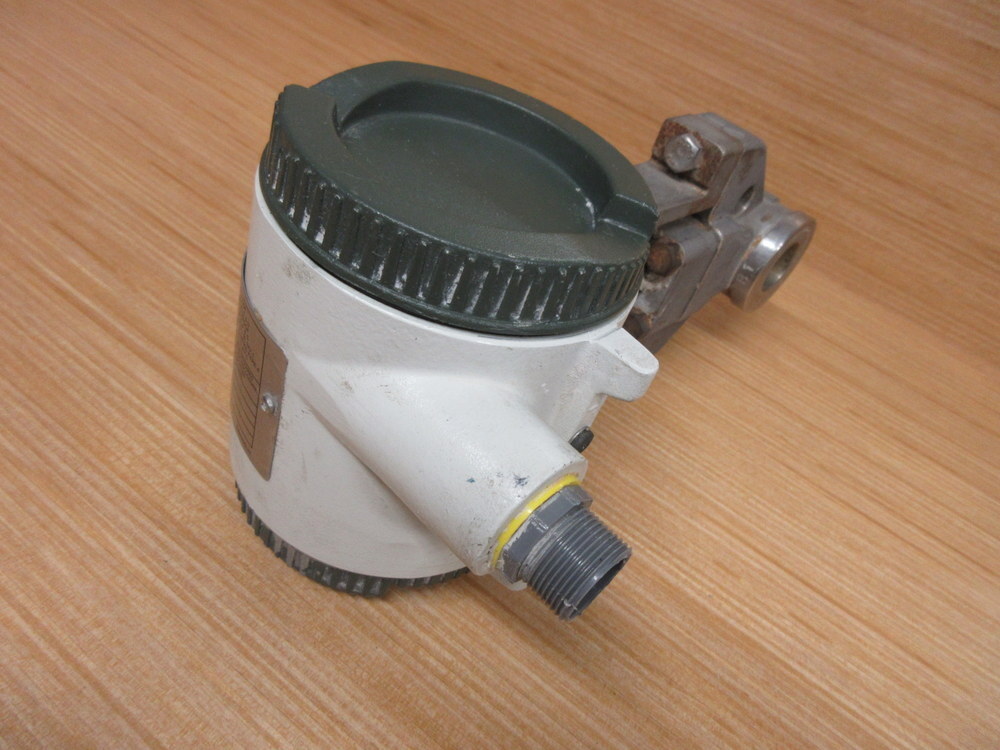 Yokogawa YF102-AAUB1A-S3S3*E/FMF Vortex Flowmeter YF102AAUB1AS3S3EFMF