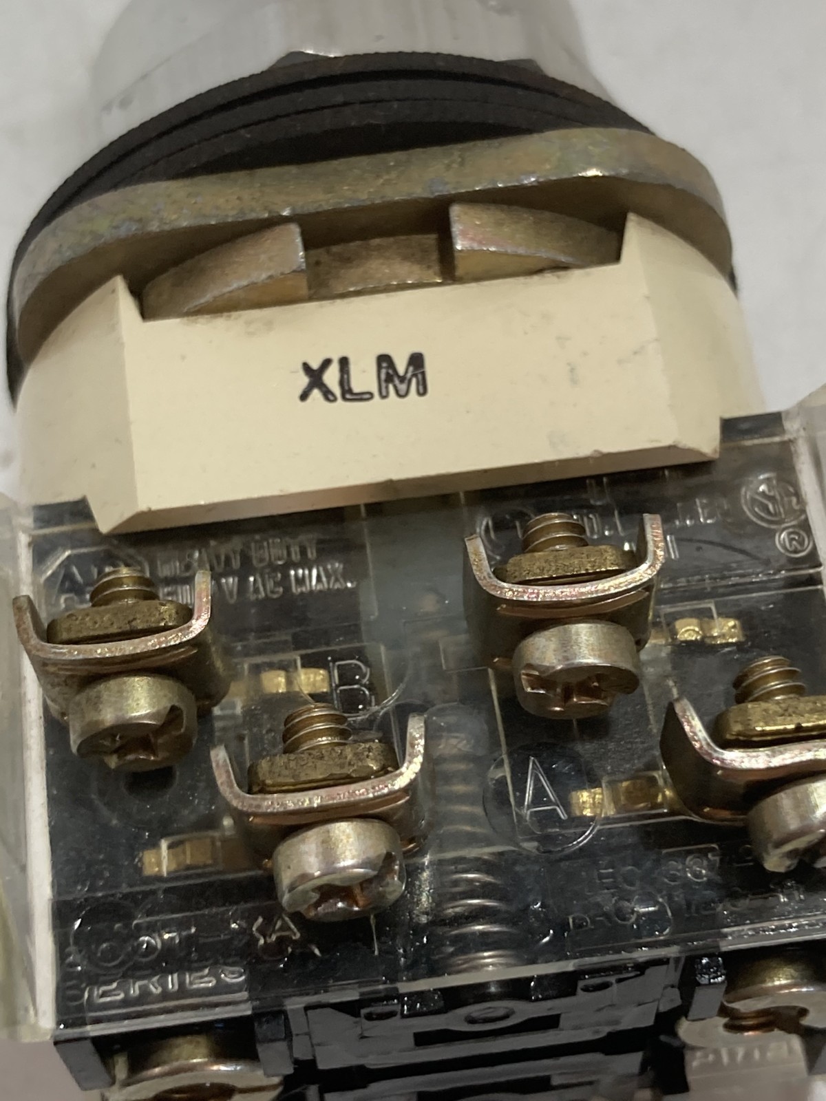 ALLEN BRADLEY 800T-J20KE7B SELECTOR SWITCH 3 POS SPRING RET 2NO/2NC SERIES T