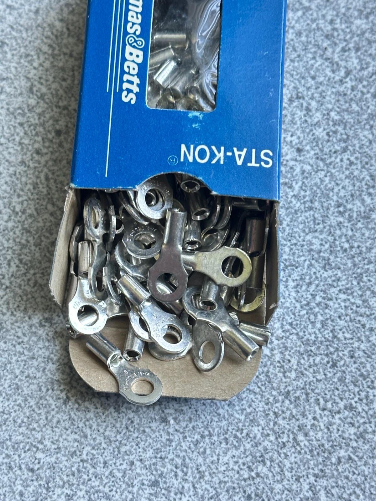 NEW Box of 100 T&B Sta-kon B14-8 Uninsulated Ring Terminals 18-14 AWG #8 Bolt