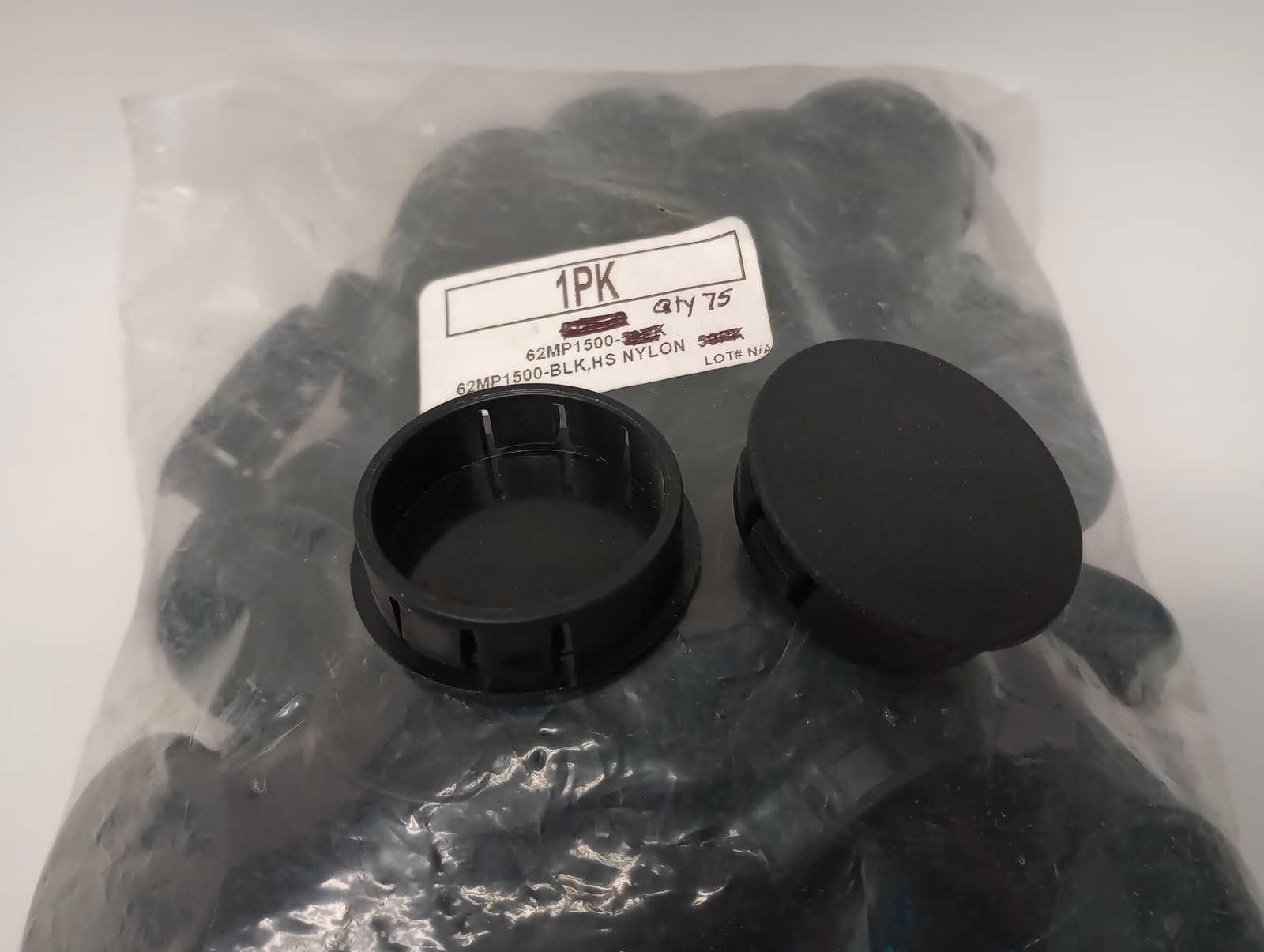 Essentra Type 62MP1500-75 Solid Locking Plug Hole 1.50″ Diameter (Pack Of 75)