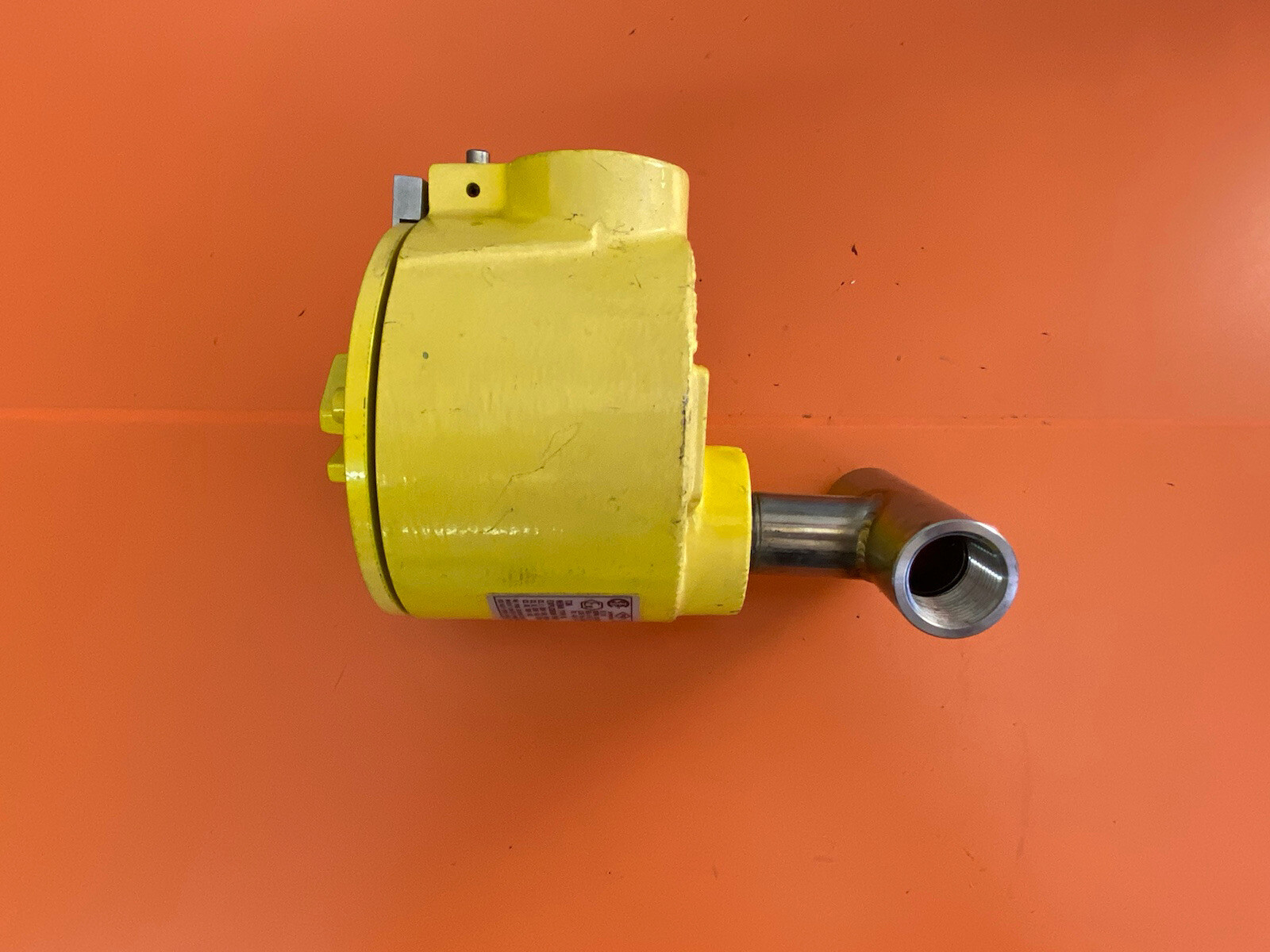 FCI Fluid Components INTL 115/220VAC or 24VDC 6A 2000PSIG FLT93L-1A1C1AC1A01000