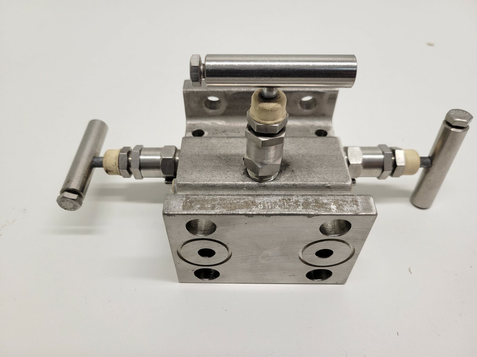 GOOD USED! ANDERSON GREENWOOD INSTRUMENT MANIFOLD M4AVIS-TR68 02.2565.611