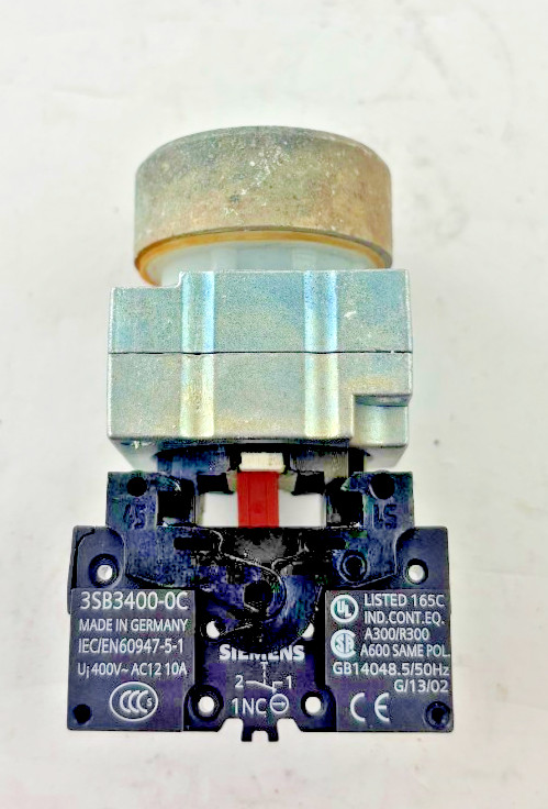 Siemens 3SB3400-0C Contact Block w/Black Push Button Industrial Control Switch