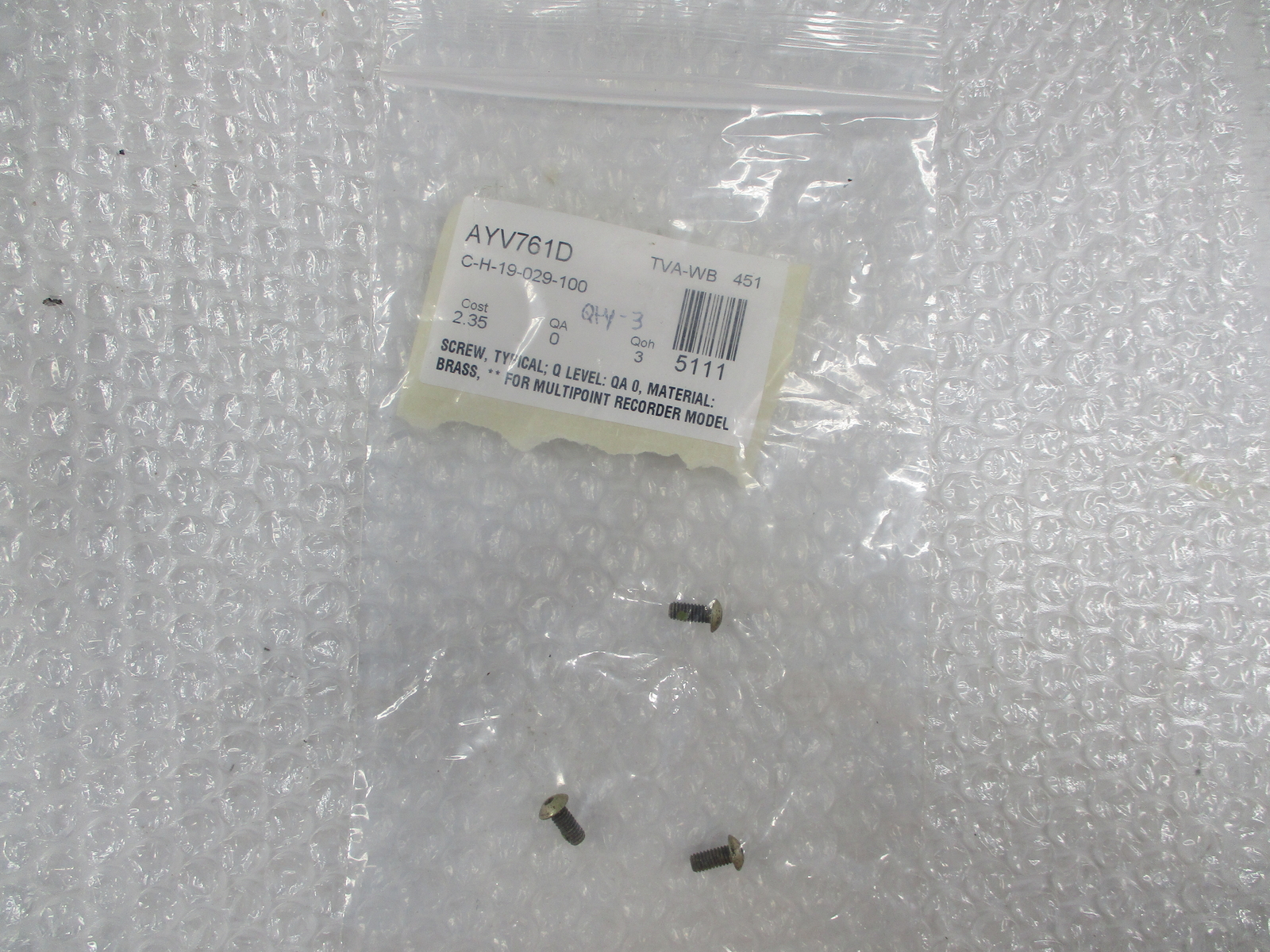 INDUSTRIAL SPARE AYV761D SCREW QTY OF 3 NSNP