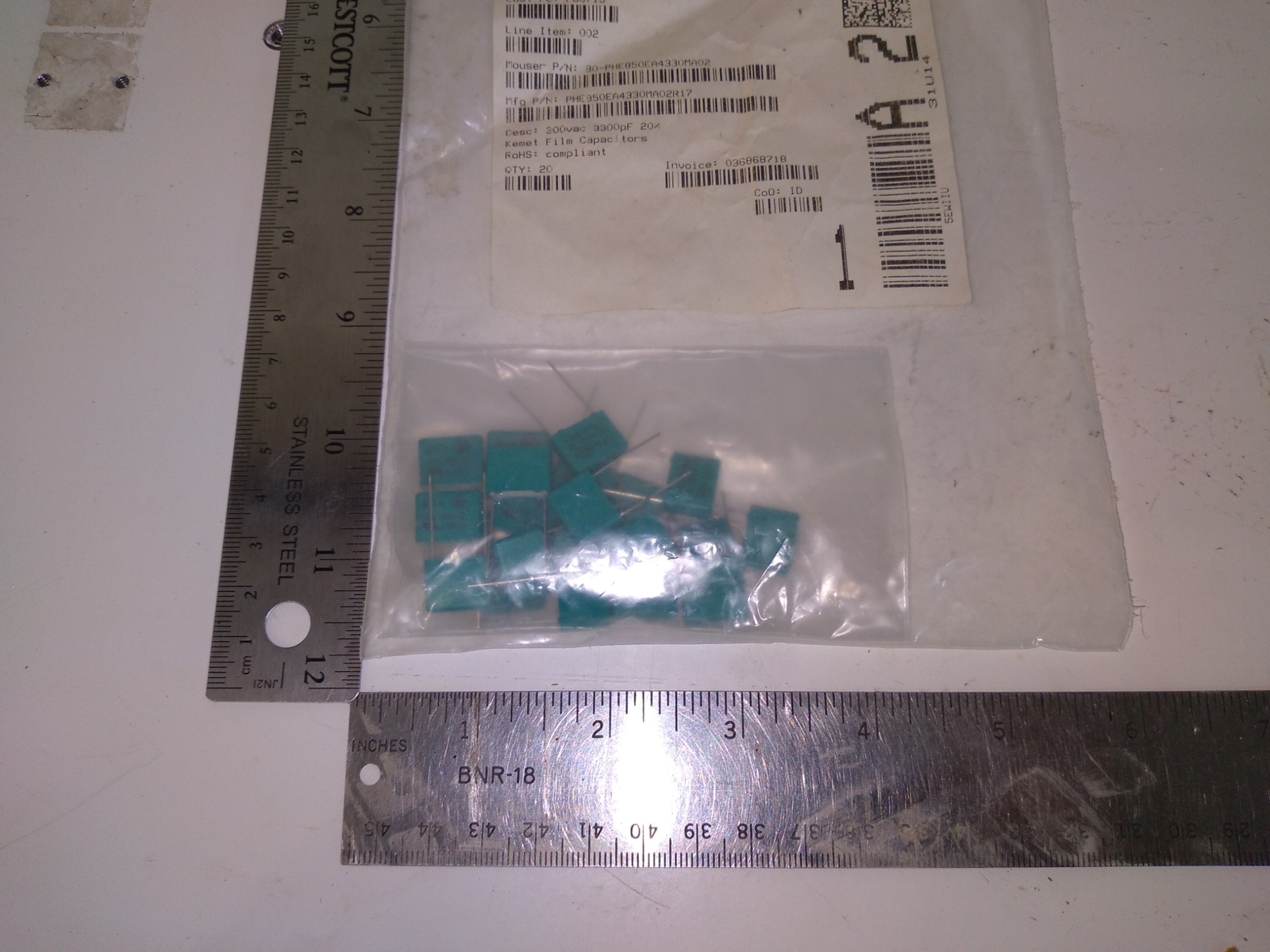 MOUSER 80-PHE850EA4330MA0 300VAC 3300PF 20% KEMET FILM CAPACITORS … LOT OF 5