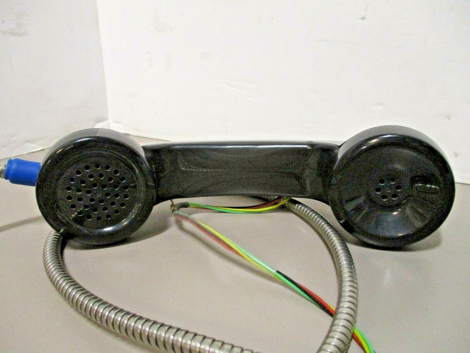 RayTel 2209981 Telephone Handset Short Classic Armored 4-Pin Plug 32″ Cord