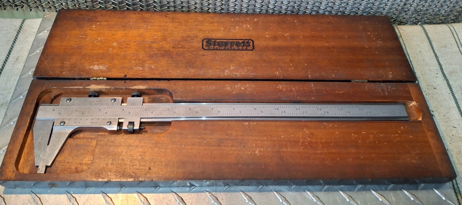 Starrett #123 Master Vernier Caliper 14″ .001″ With Wooden Case