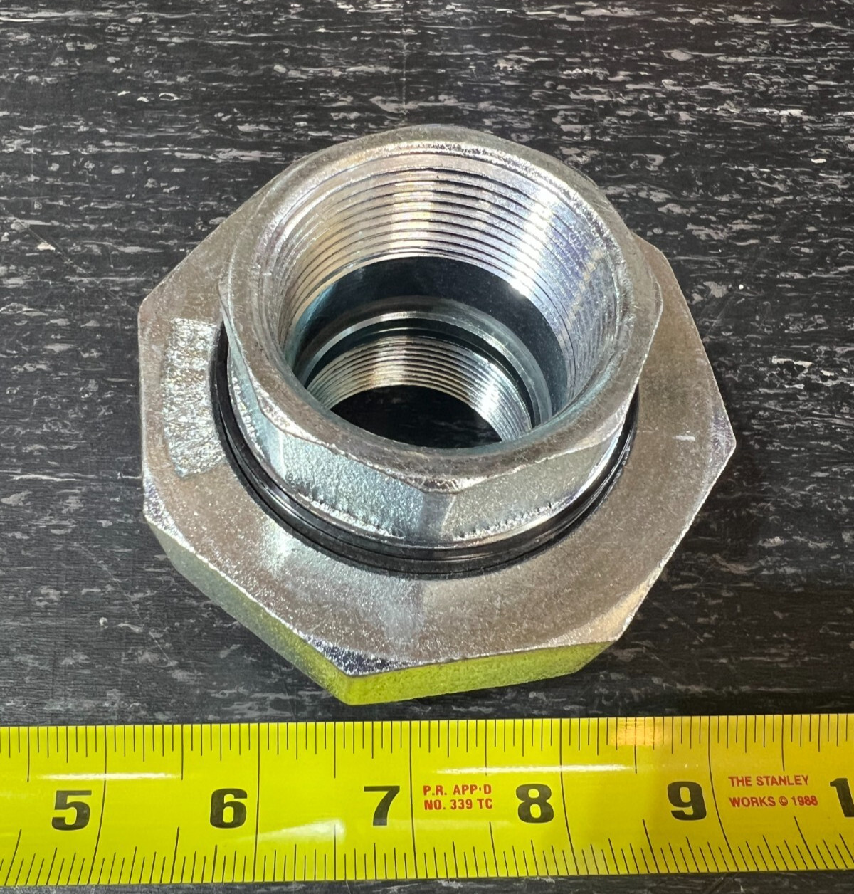 1-1/2″ Watts Dielectric Union Threaded FNPT Connections Zinc Plated Galvanized
