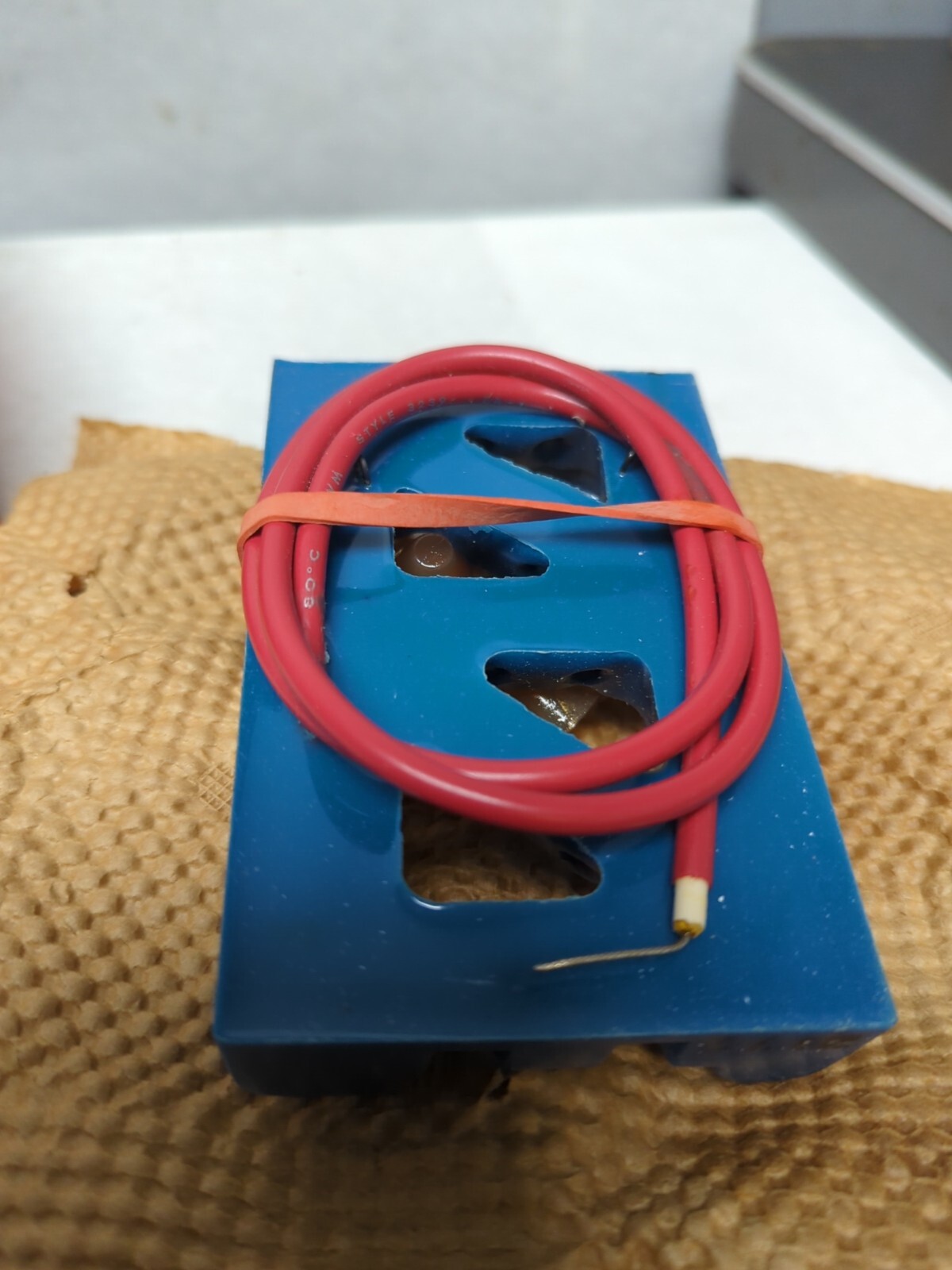 RCA,SK3069,SELENIUM RECTIFIER FOR HIGH VOLTAGE TRIPLE MODULE COLOR TV RECIEVERS