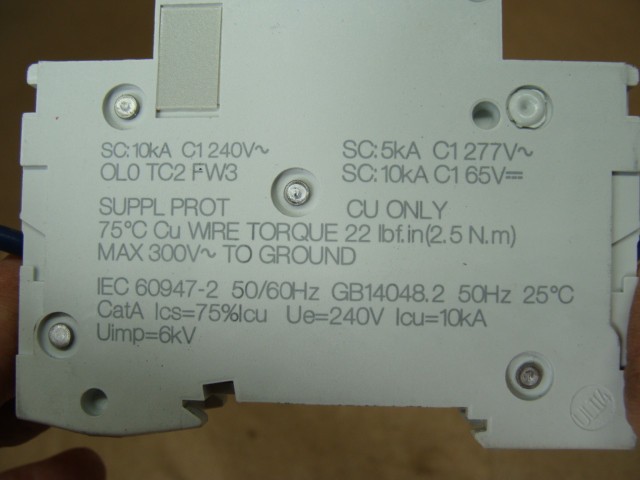 SCHNEIDER CIRCUIT BREAKER B15A C60 MULTI 9 17406 15A 277V