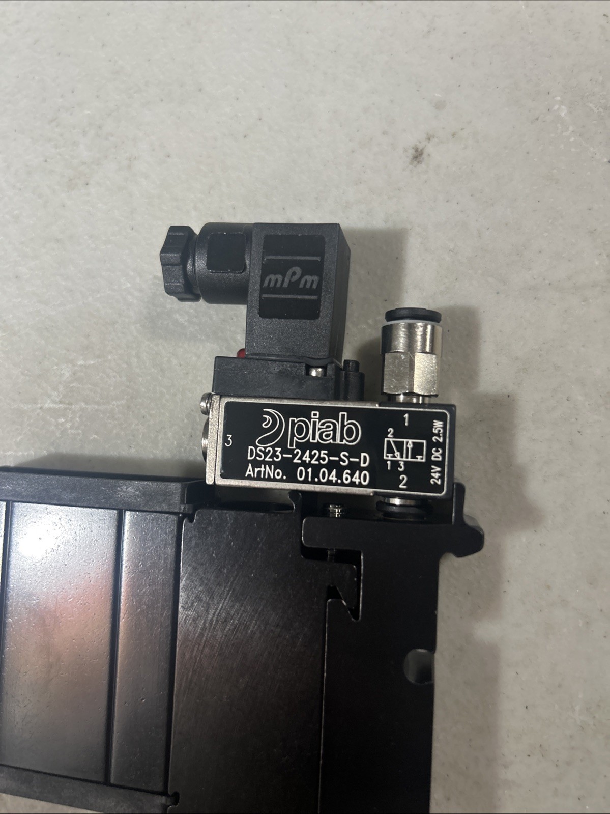 PAIB P3010 .AA. 07. AA. 05 PI 12 PUMP WITH QR EXTRA TANK INLET VALVE