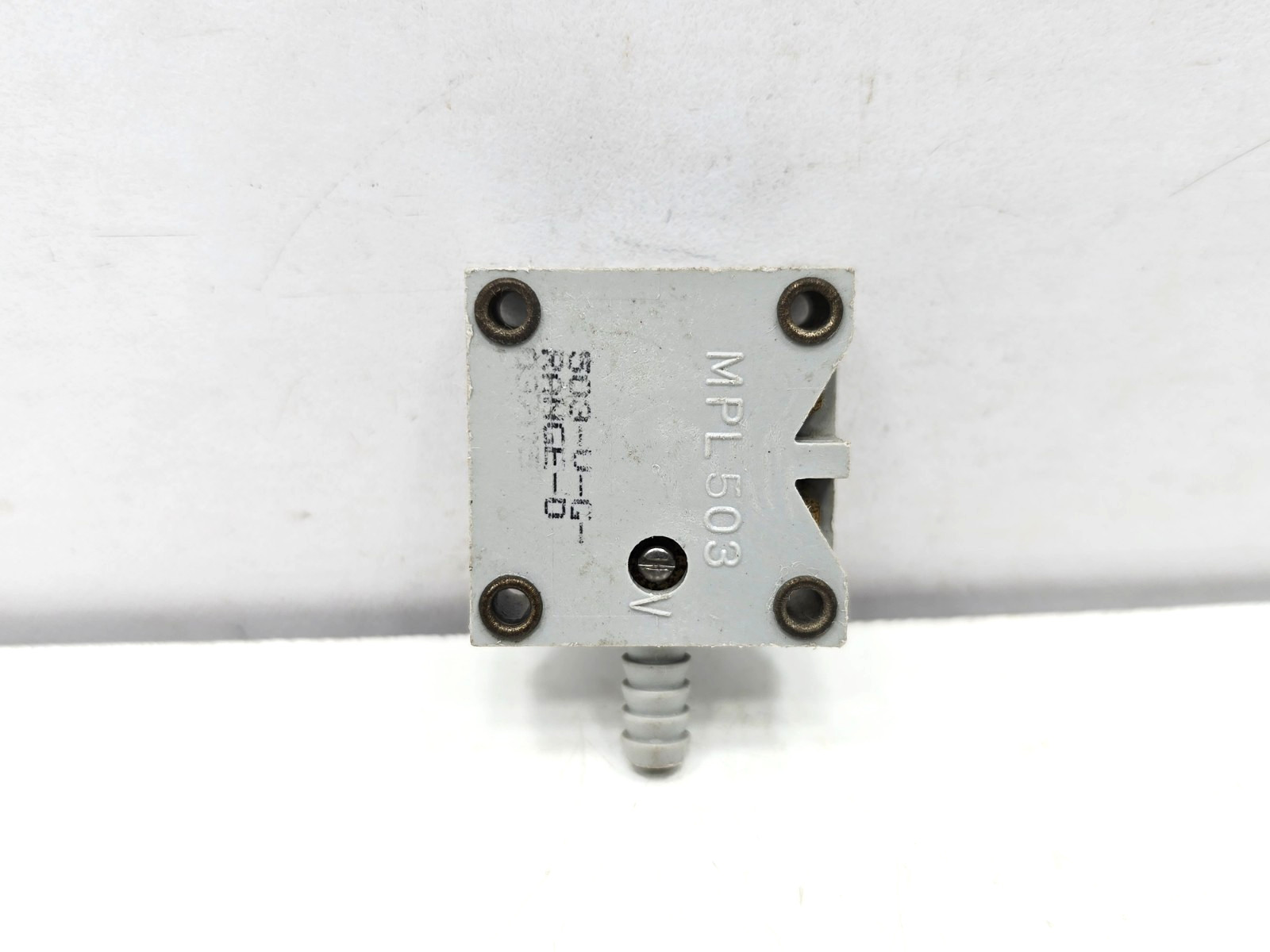 MPL-503-V-G-RANGE-D AIR PRESSURE SWITCH MPL503 COSTA RICA LOT OF 8