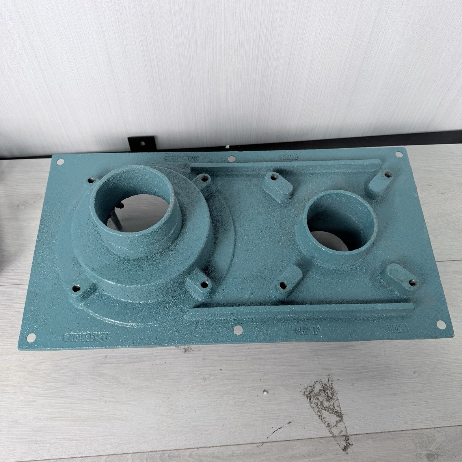 Zurn 4″ x 8-3/8″ Diameter No-Hub Cast Iron Combination Roof Drain & Overflow