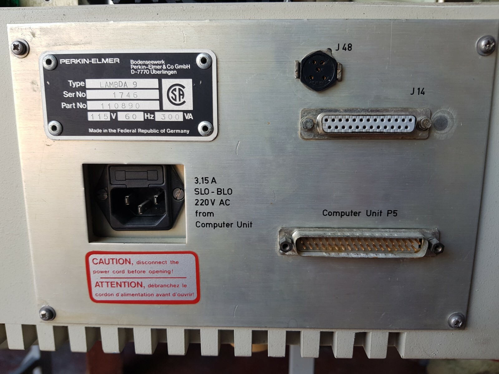 Perkin Elmer Lambda 9 P/N 110890 UV/VIS/NIR Spectrophotometer