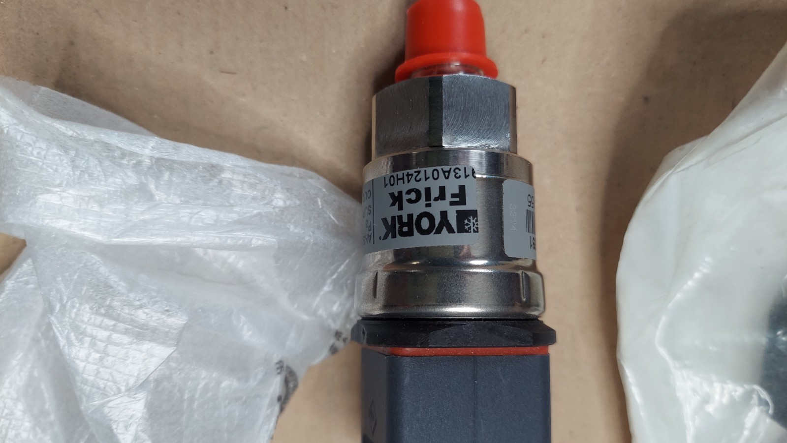 New Frick 913A0124H01 Danfoss 060G3591 York AKS3050 Pressure Transmitter