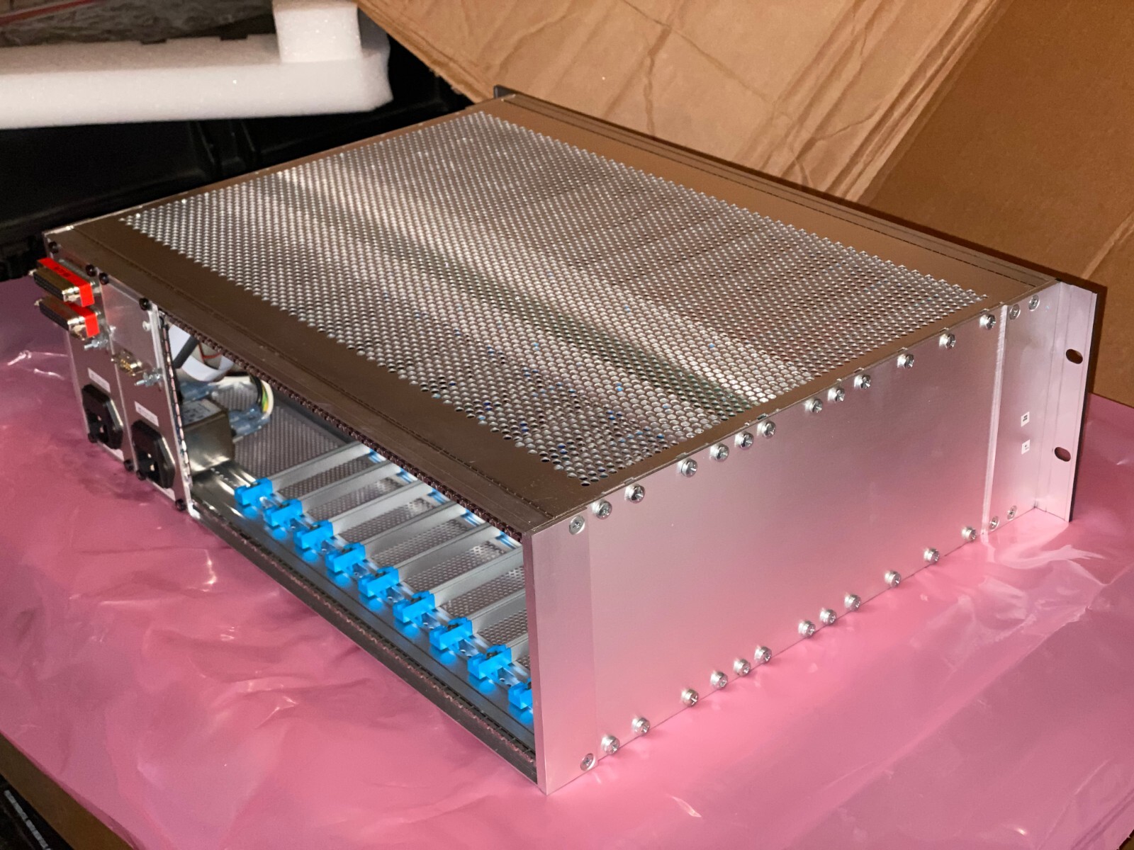 Cisco Scientific Atlanta Galaxy Modular Rack w/ 2 AC-DC Converter Power-One 24V