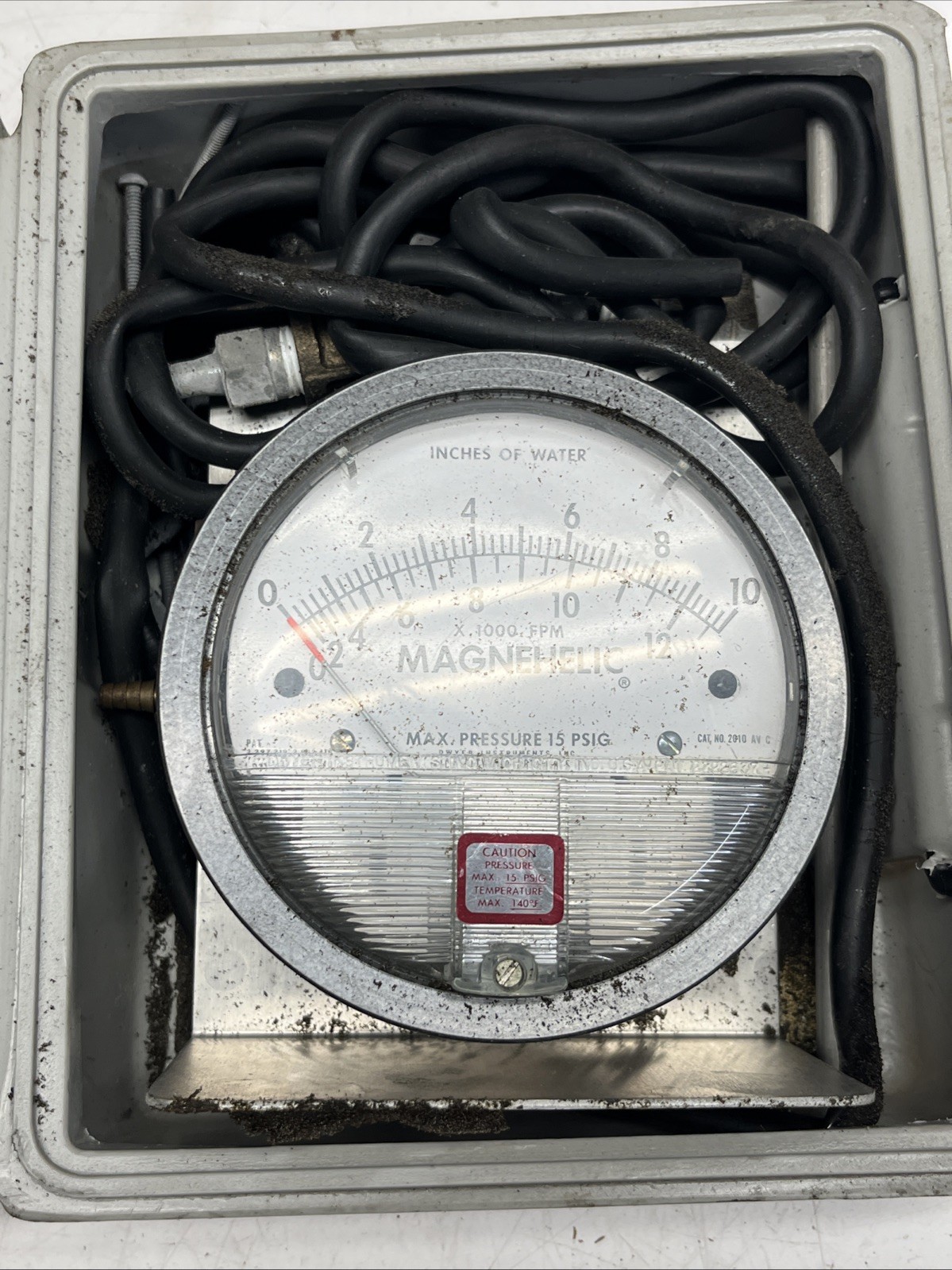 DWYER Differential Pressure Gauge: 0.25 to 0 to 0.25 in wc