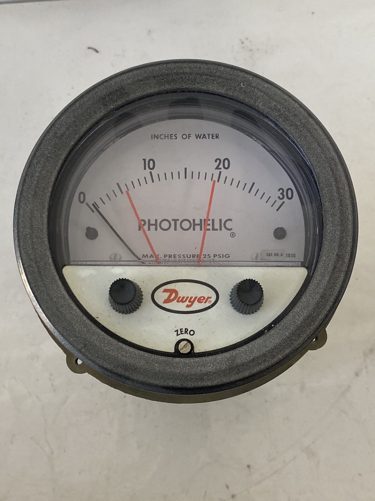 DWYER A3030 120/240VAC 10A 25PSI W25K. NIB