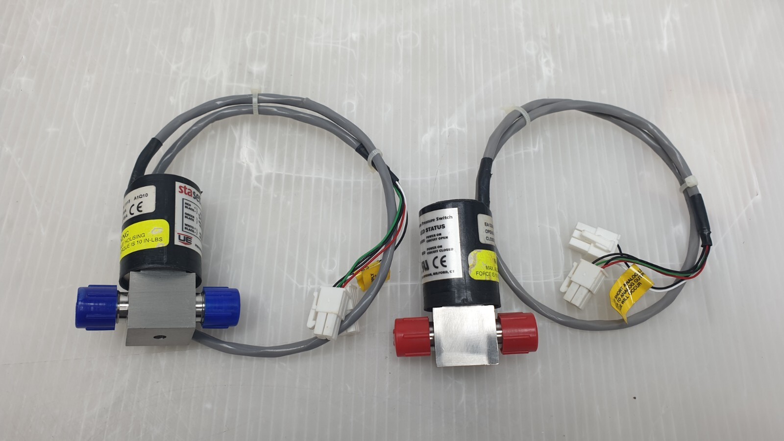 2pcs UE Staset EA100AD-69 United Electric Controls Solid State Pressure Switch