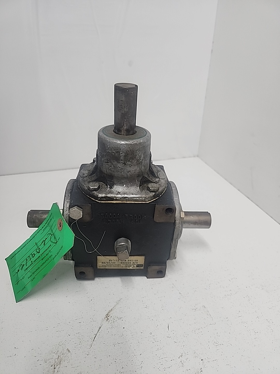 VON RUDEN 90002 GEAR REDUCER TEE * USED * 40-146 E/G, 1: 1, SP