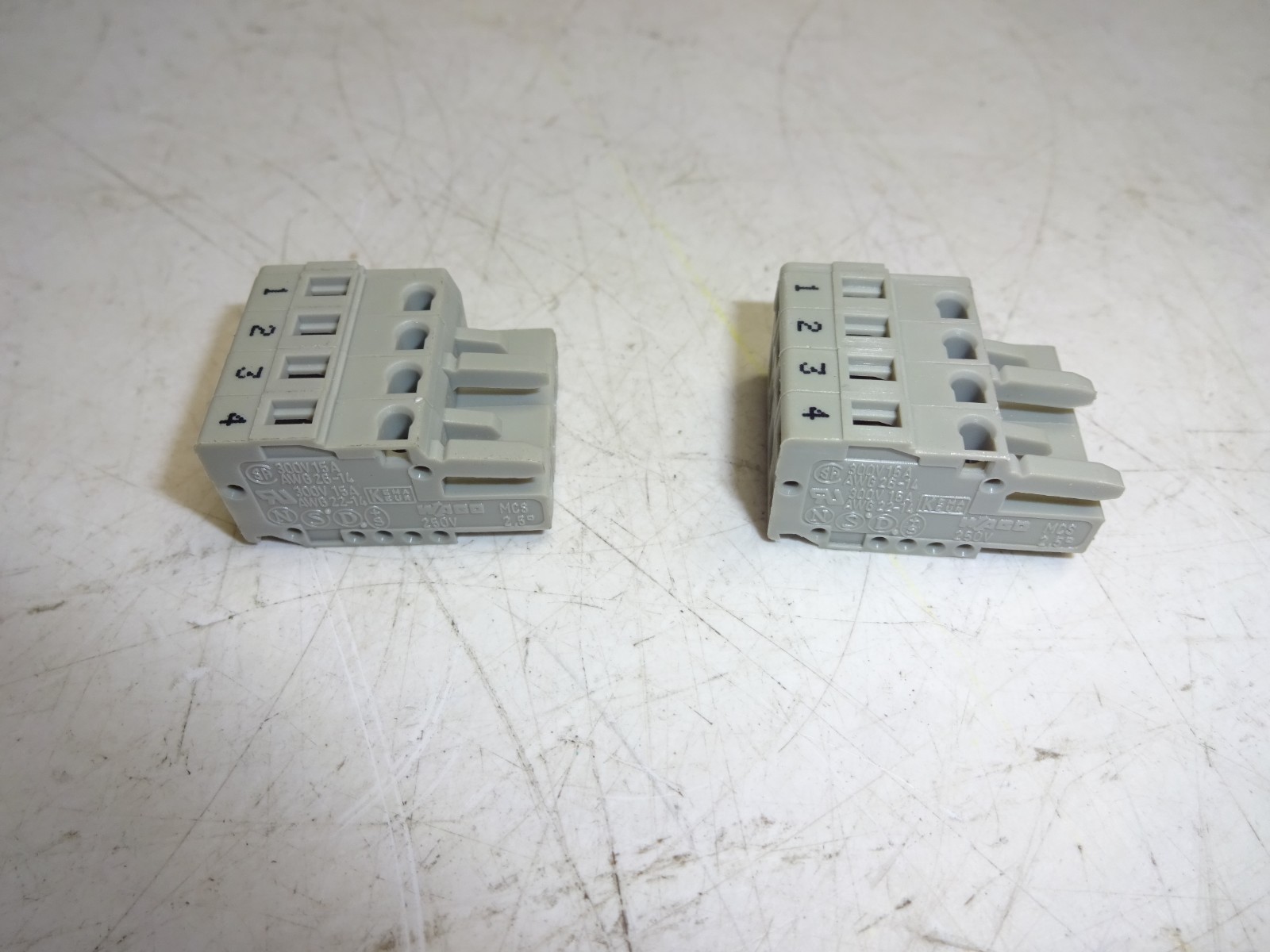 LOT OF 2 WAGO MCS 2,5 4 POLE CONNECTOR 250V