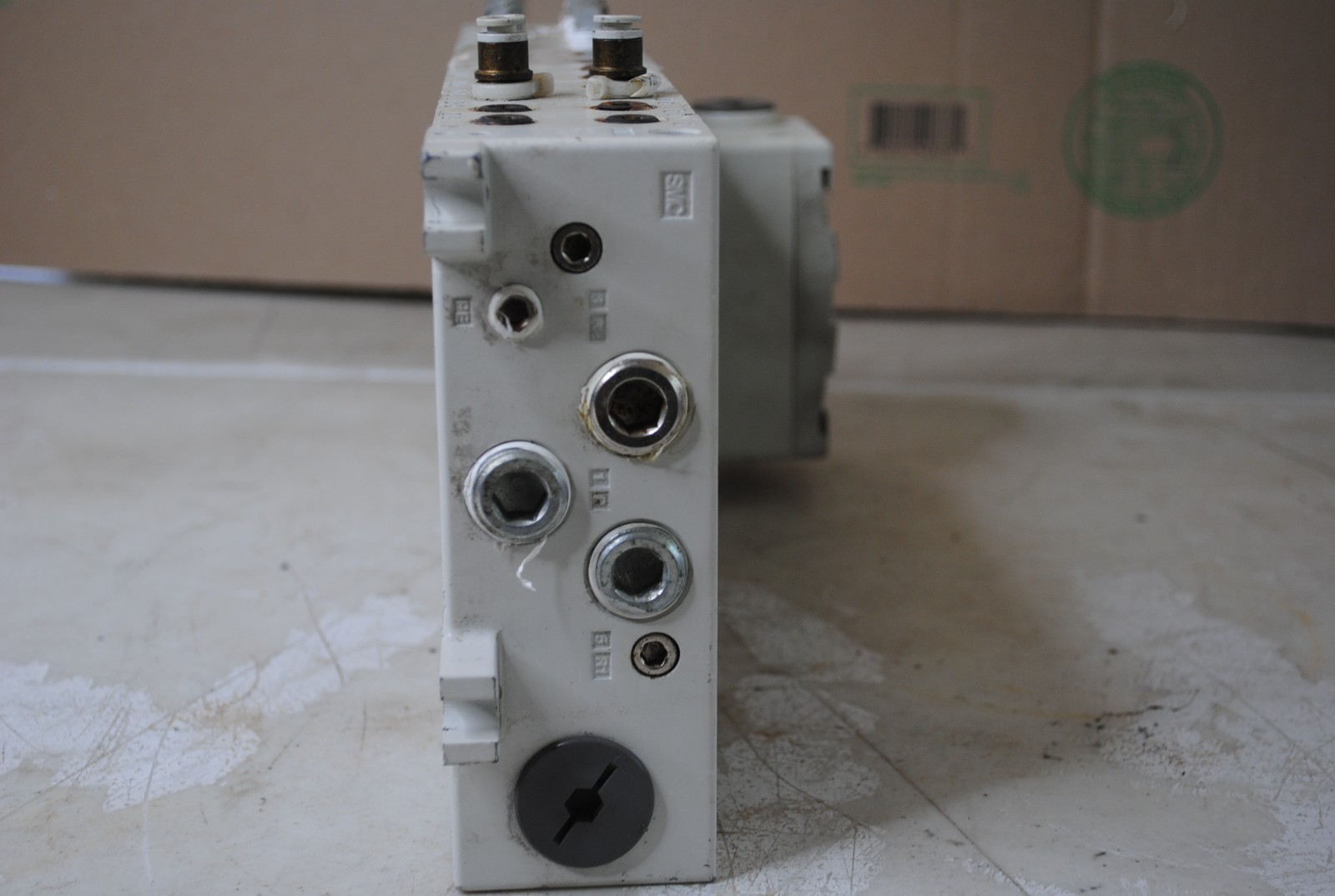 SMC Plug-In Manifold Used Working Condition Free Shipping