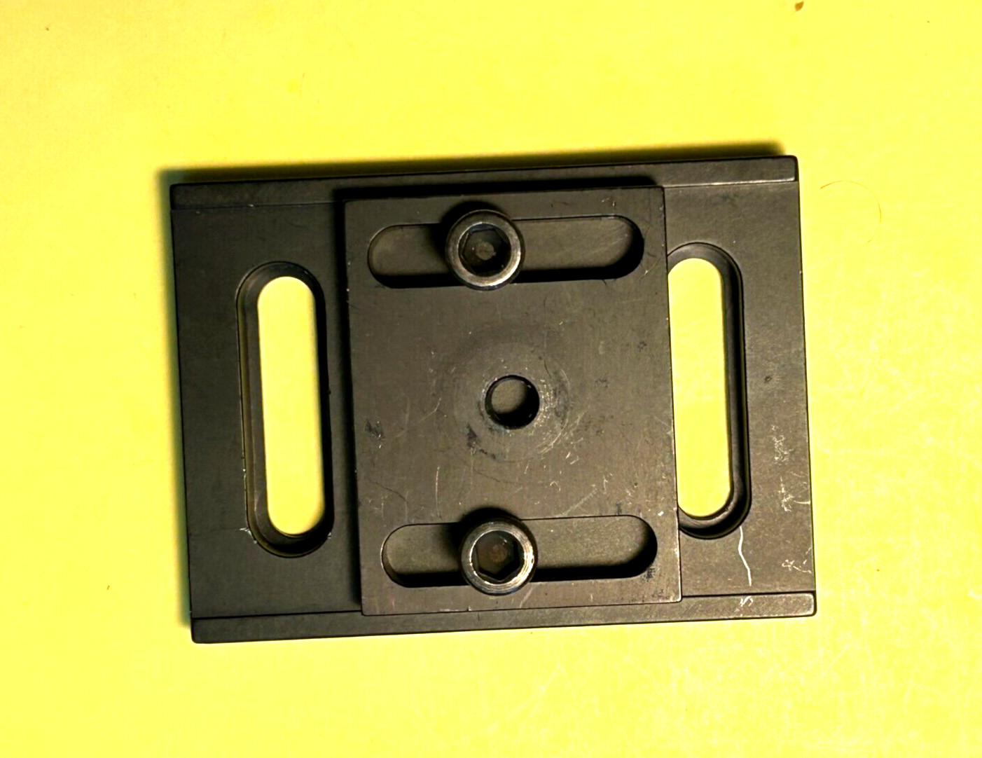 Lot of 4 Oriel 3″ x 2″ baseplates model 14439 with adjustable top plate