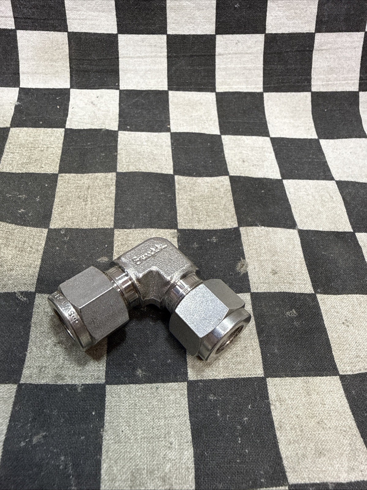 Swagelok SS-600-3 & SS-1RS6, Elbow & Needle Valve, LOT OF 2, SHIPSAMEDAY#133N6