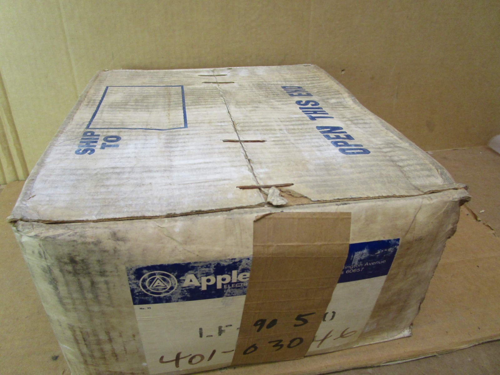 New Box of 100 Pieces Appleton 90 Degree Elbows Female LF90-50 1/2″ 51523LR