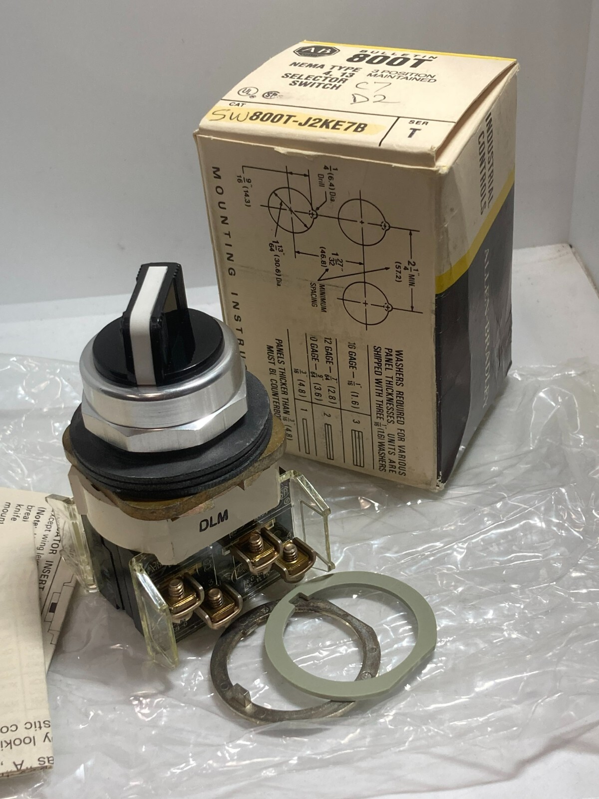 ALLEN BRADLEY 800T-J2KE7B SELECTOR SWITCH 3 POSITION MAIN 2NO/2NC SERIES T NIB