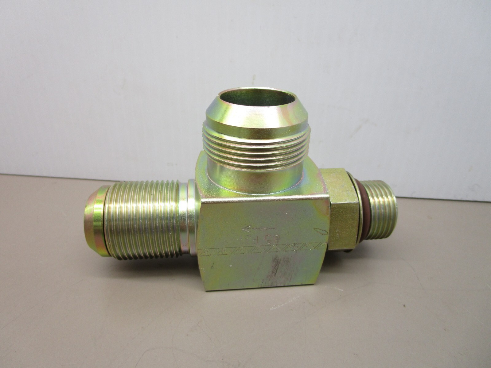 New Flyer 115509 Hydraulic Relief Valve Tee 65PSI 1″ ORB x 1-1/4″ x 1-5/8″ JIC