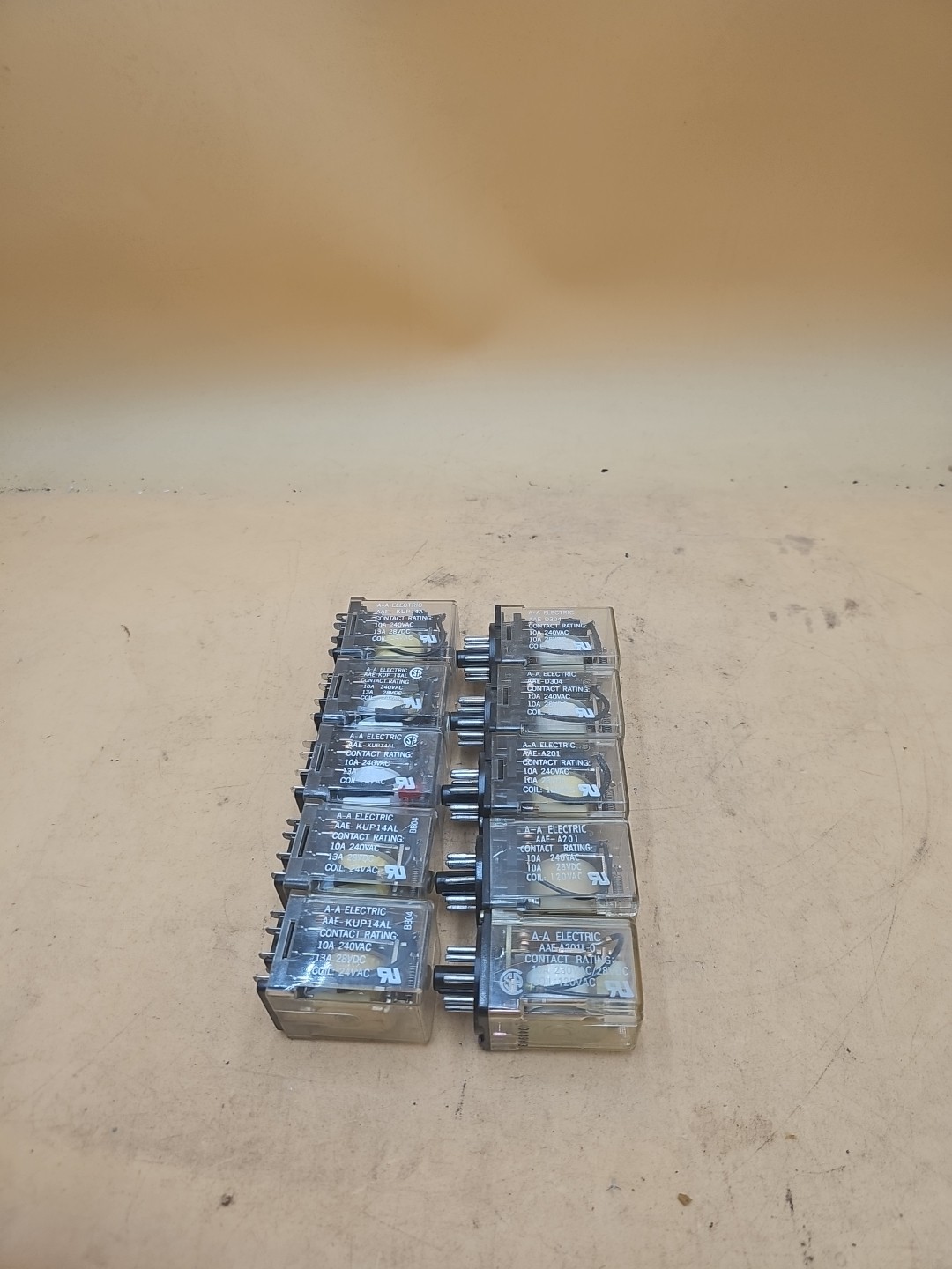 LOT OF 10 AA Electric Relays. AAE-KUP14AL, AAE-A201, AAE-D304, AAE-A201L-0
