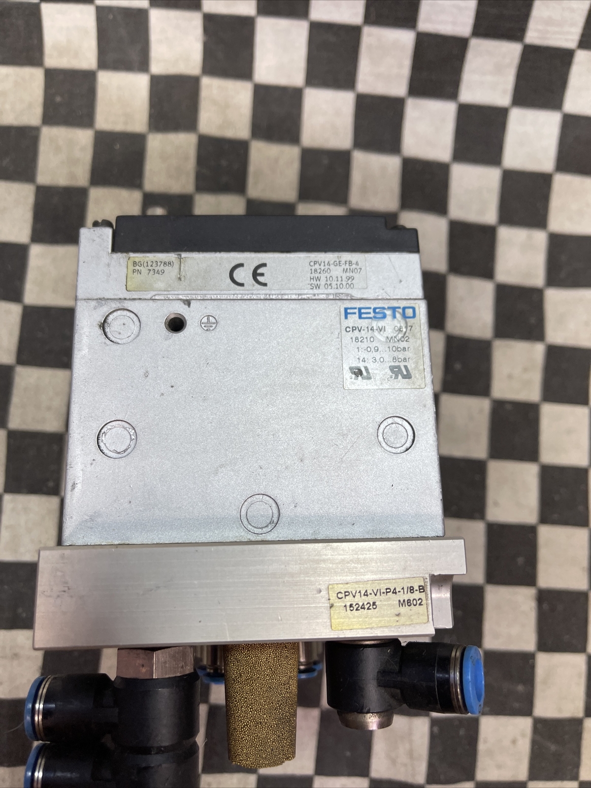 FESTO CPV14-GE-FB-4 CPV-14-VI CPV14-VI-P4-1/8-B 162550 161360 18260 18210 152425