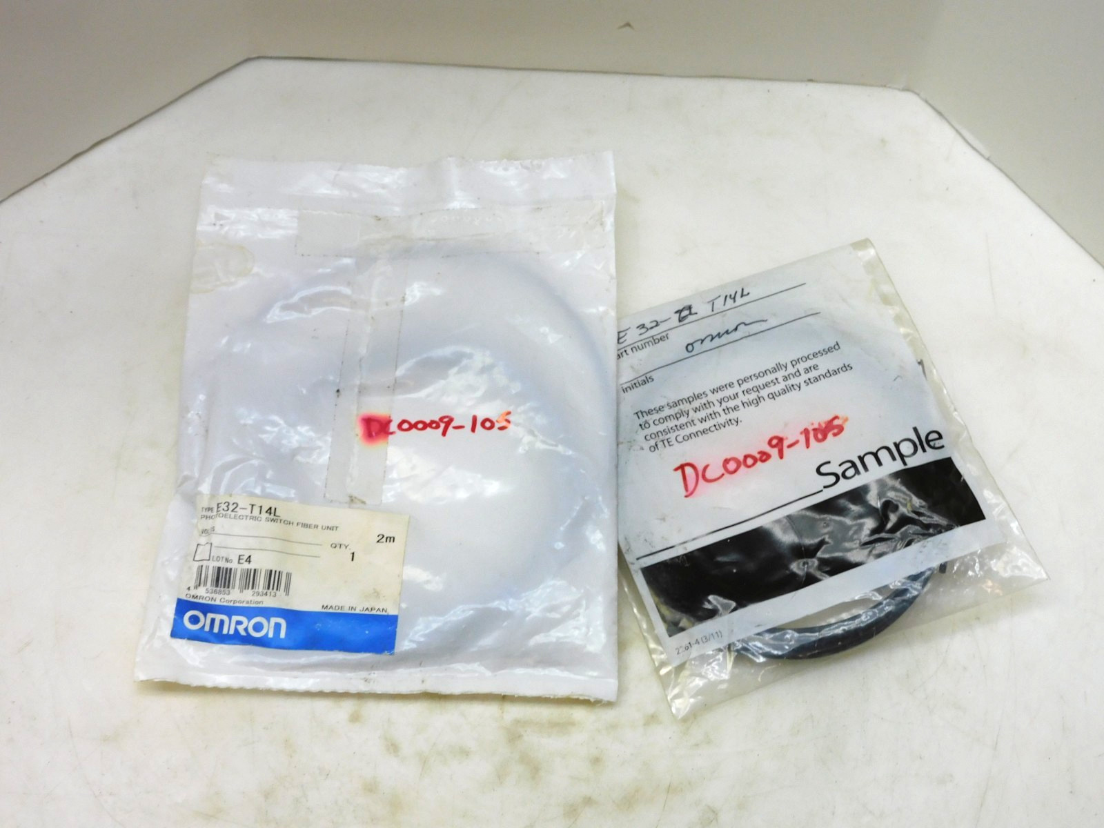 OMRON E32-T14L Photoelectric Switch Fiber Sensor Lot of 2